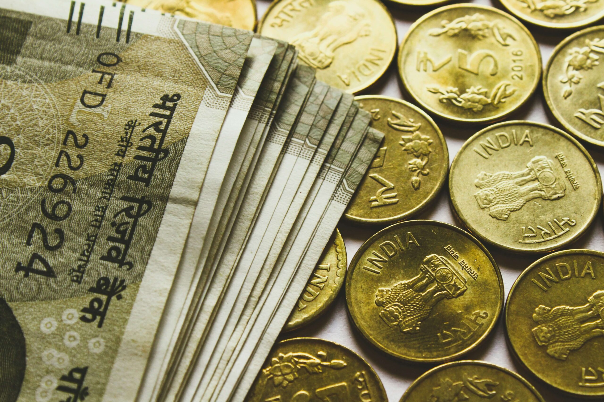 Fixed deposit vs debt mutual fund comparison India 2026